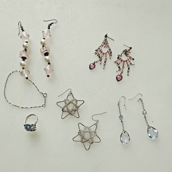 Bundle of Jewelry Earrings Bracelet Ring - Picture 1 of 8